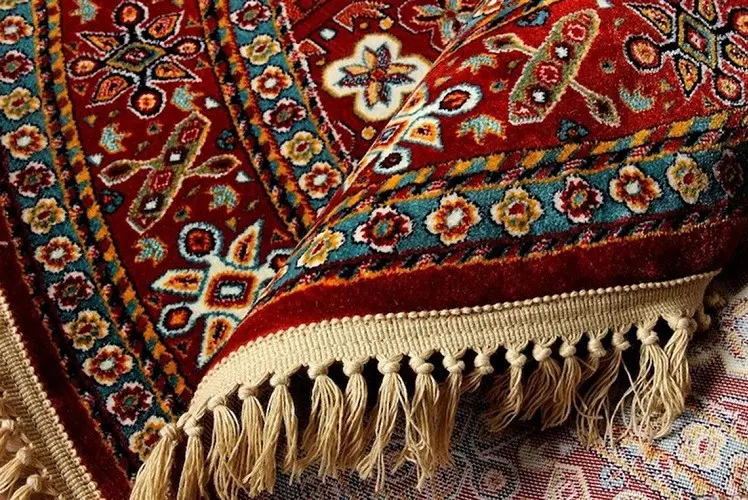 راهنمای تشخیص فرش دستباف ابریشم قم اصل از تقلبی؛ نکاتی که باید بدانید - تصویر 2