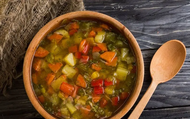 سوپ ساقه ی سبزیجات – ترکیب مقوی و ضد اسراف