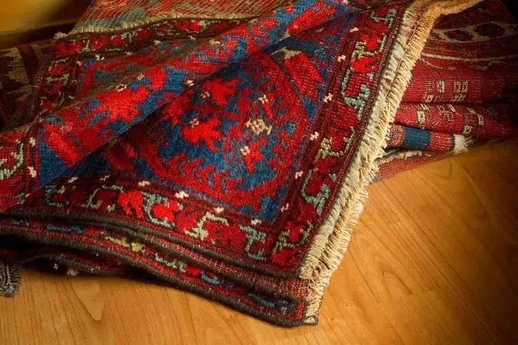 راهنمای تشخیص فرش دستباف ابریشم قم اصل از تقلبی؛ نکاتی که باید بدانید - تصویر 3