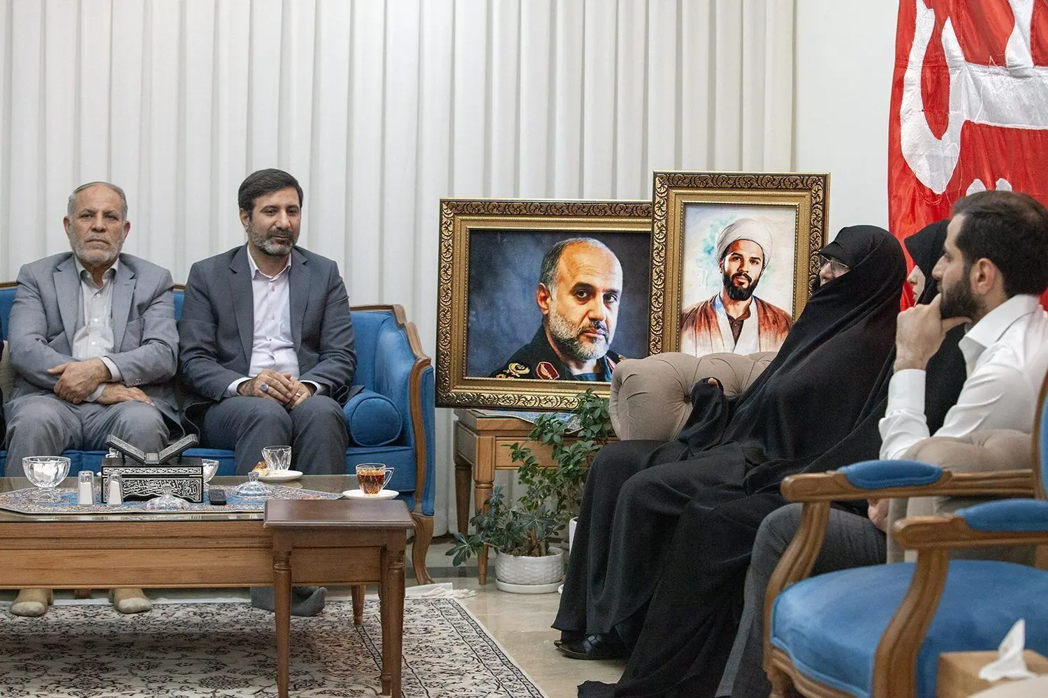 دیدار سخنگوی شورای نگهبان با خانواده شهیدان رشید