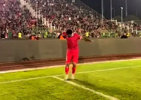 شادی خاص کنعانی مقابل سکوهای پرسپولیس