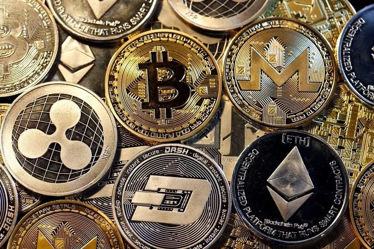 قیمت تمامی ارز‌های دیجیتال امروز شنبه ۱ آذر ۱۴۰۴ | بیت‌کوین و اتریوم در مسیر صعود
