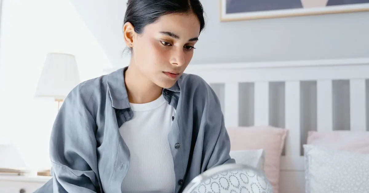 چگونه صداقت با خود می‌تواند به ساختن شخصیتی محکم و آرام کمک کند؟