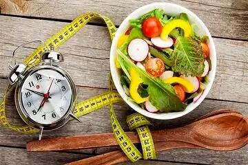 چرا با کم خوردن باز هم چاق می‌شویم؟