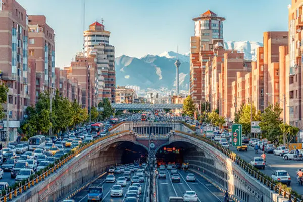 از ساحل آفتابی کیش تا ریتم شلوغ تهران؛ اقامتگاه‌هایی برای هر سلیقه