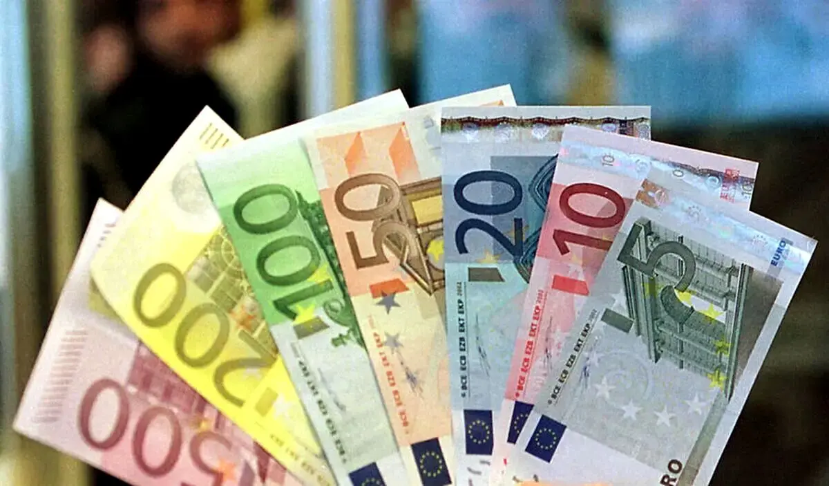قیمت یورو به ریال در بازار امروز جمعه ۱ فروردین ۱۴۰۴ + جدول