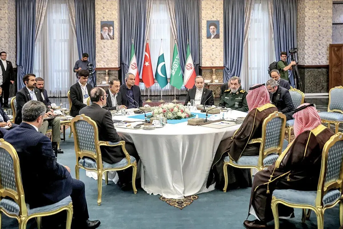 آخرین تحولات دیپلماتیک؛ از نشست چهارجانبه تهران تا تلاش برای توافق ایران و
آمریکا