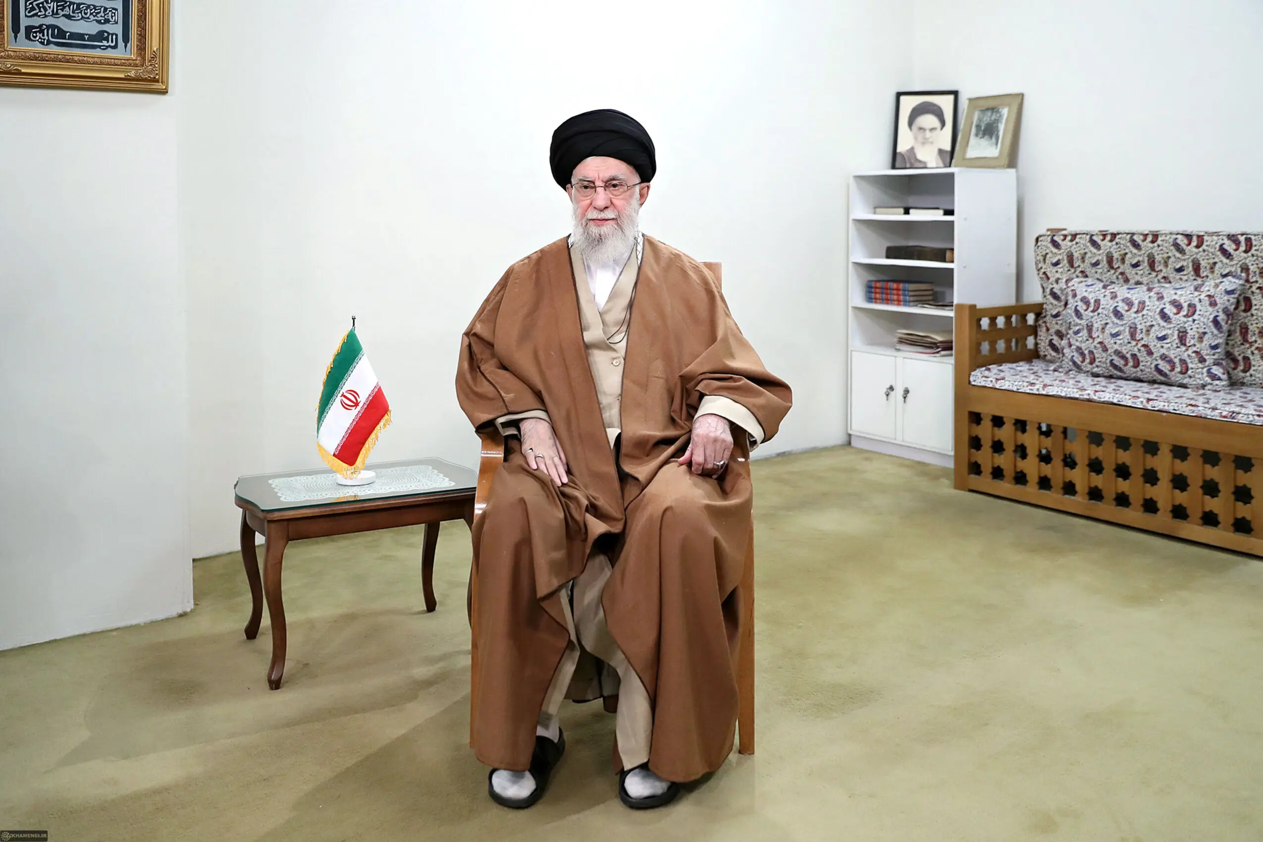 پخش زنده سخنرانی رهبر انقلاب به مناسبت سال نو امروز جمعه ۱ فروردین ۱۴۰۴ + تماشای آنلاین