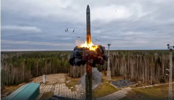 پوتین تهدیدش را عملی کرد | موشک هسته ای روسیه آماده شلیک شد