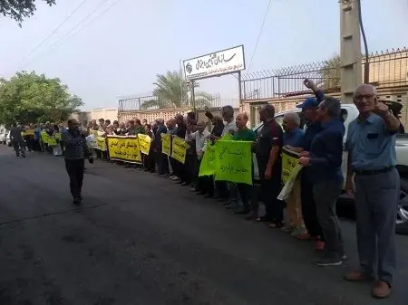 تجمع تازه بازنشستگان تامین اجتماعی در چند شهر: در خرج زندگی مانده‌ایم + عکس