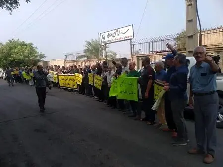 تجمع تازه بازنشستگان تامین اجتماعی در چند شهر: در خرج زندگی مانده‌ایم + عکس