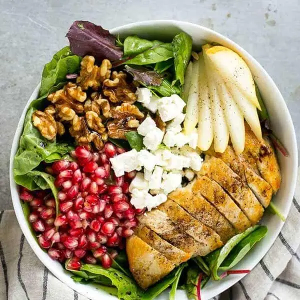طرز تهیه سالاد انار و مرغ
