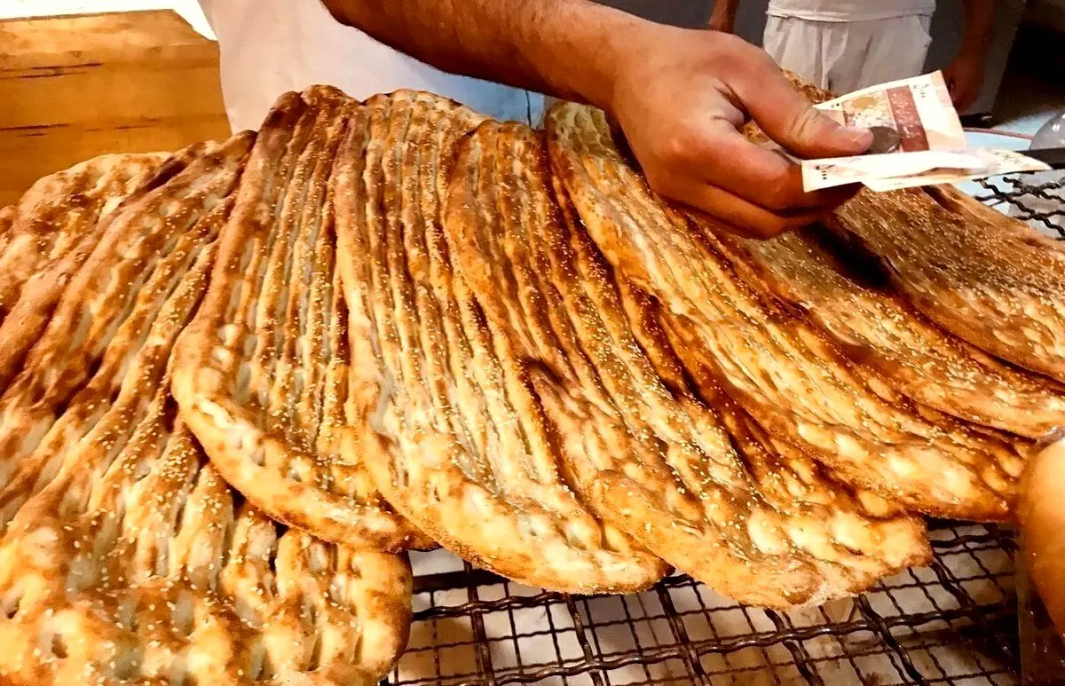 دستور منع فروش نان به اتباع در یک شهر خبرساز شد