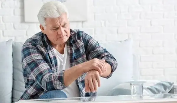 اگر این عادت‌های روزانه را دارید، منتظر پارکینسون باشید
