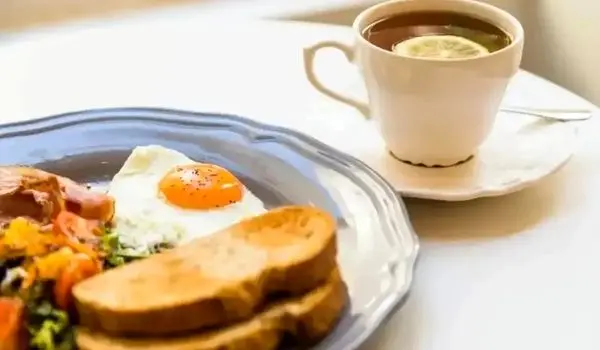 خبر بد برای طرفداران قهوه کنار صبحانه | هشدار جدی برای سلامت بدن
