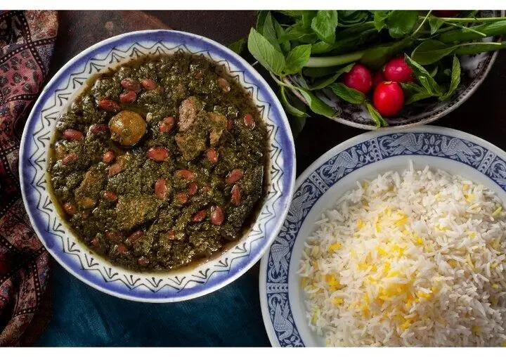 خطر پنهان دیر شام خوردن؛ افزایش احتمال ابتلا به سرطان روده بزرگ!
