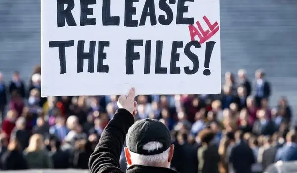 افشای ایمیل‌های اپستین؛ ترامپ زیر فشار افکار عمومی برای انتشار کامل پرونده‌ها
