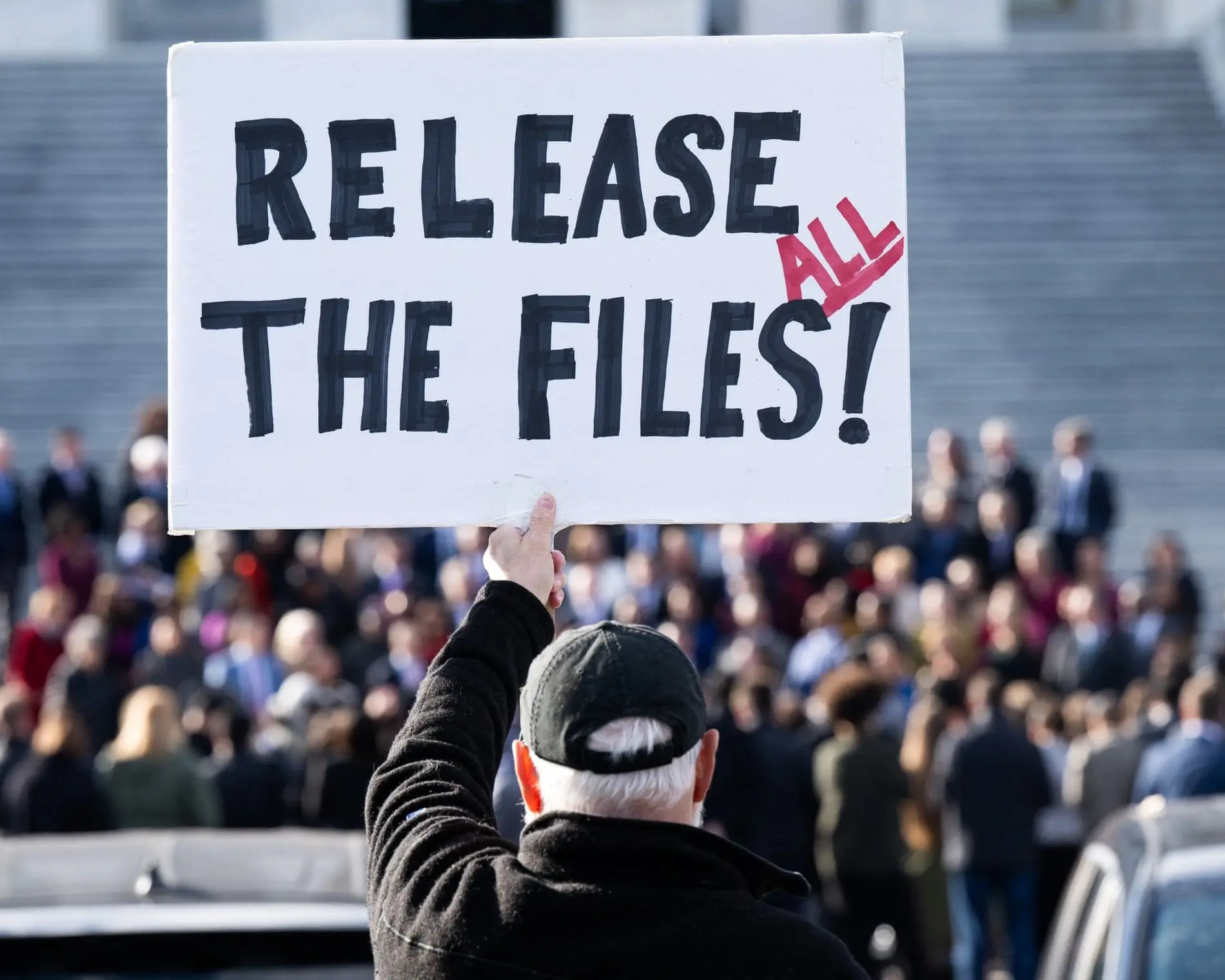 افشای ایمیل‌های اپستین؛ ترامپ زیر فشار افکار عمومی برای انتشار کامل پرونده‌ها
