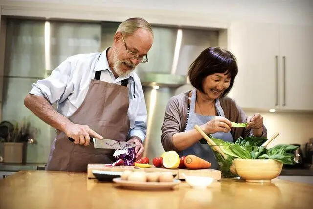 با این ۴ کار خاصیت غذا را از بین می‌برید