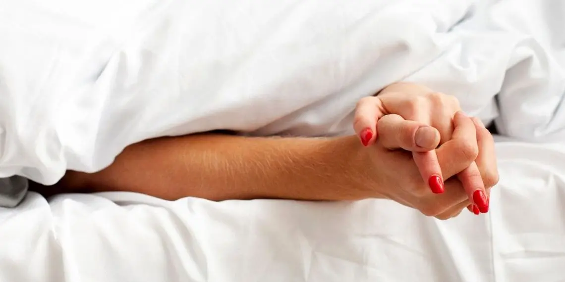 درد بعد از اولین رابطه جنسی: چرا اتفاق می‌افتد و چطور درمانش کنیم؟