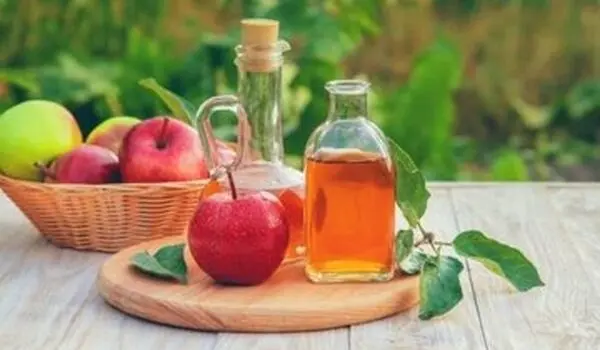بهترین زمان و نحوه مصرف سرکه سیب برای لاغری