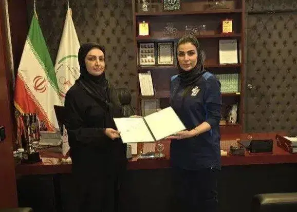 الناز عابدین زاده، همسر بدنساز رسول خطیبی مربی تیم ملی شد 