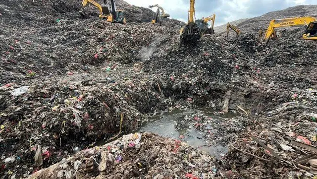 رانش زمین در محل دفن زباله در اندونزی قربانی گرفت
