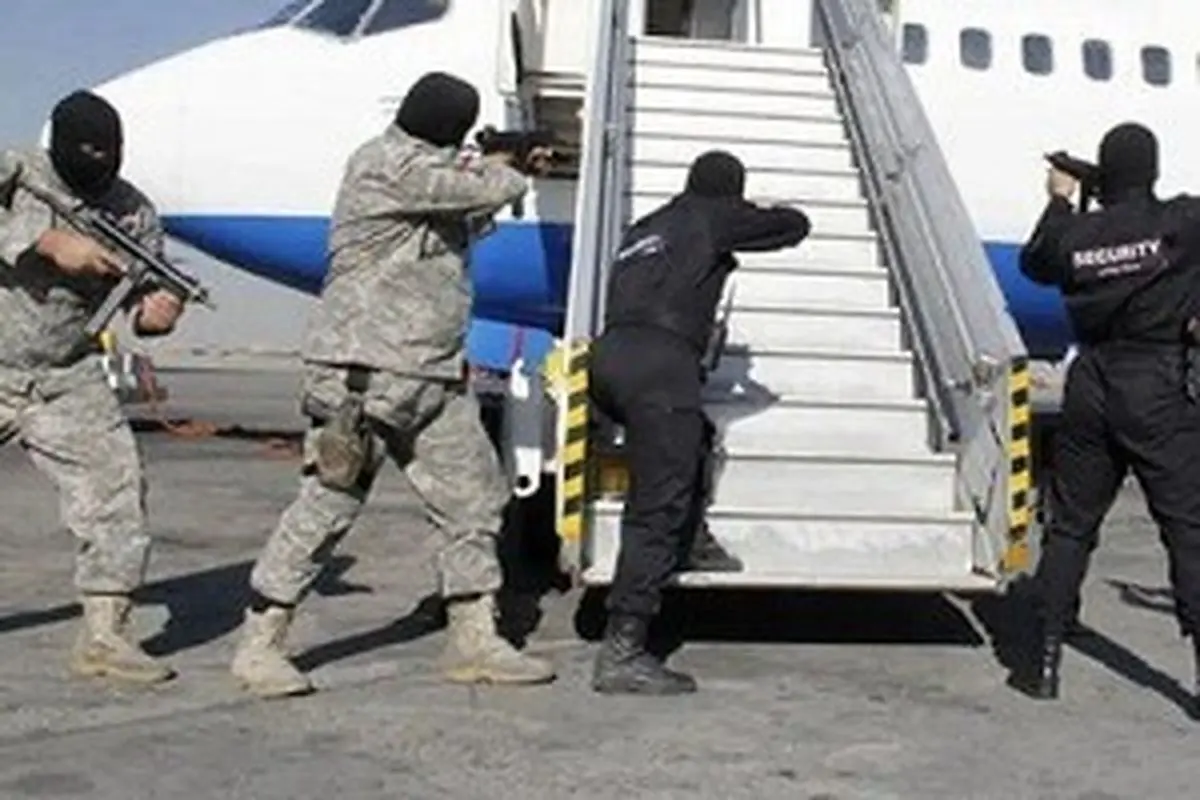 خنثی شدن گروگانگیری در پرواز مشهد؛ مقابله با تهدید بمب‌گذاری