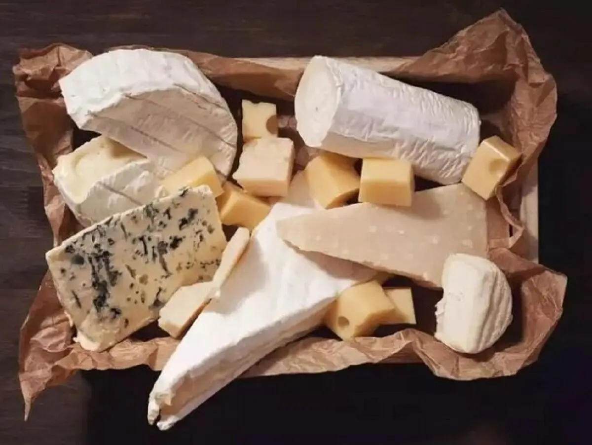 کاهش خطر ابتلا به زوال عقل با دو خوراکی محبوب لبنی پرچرب