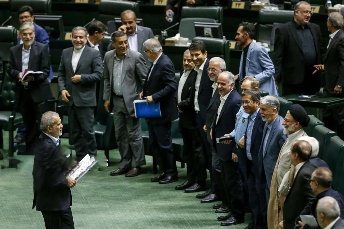 میدان‌داری قالیباف، دفاع جنجالی پزشکیان و ناکامی این سه نفر!
