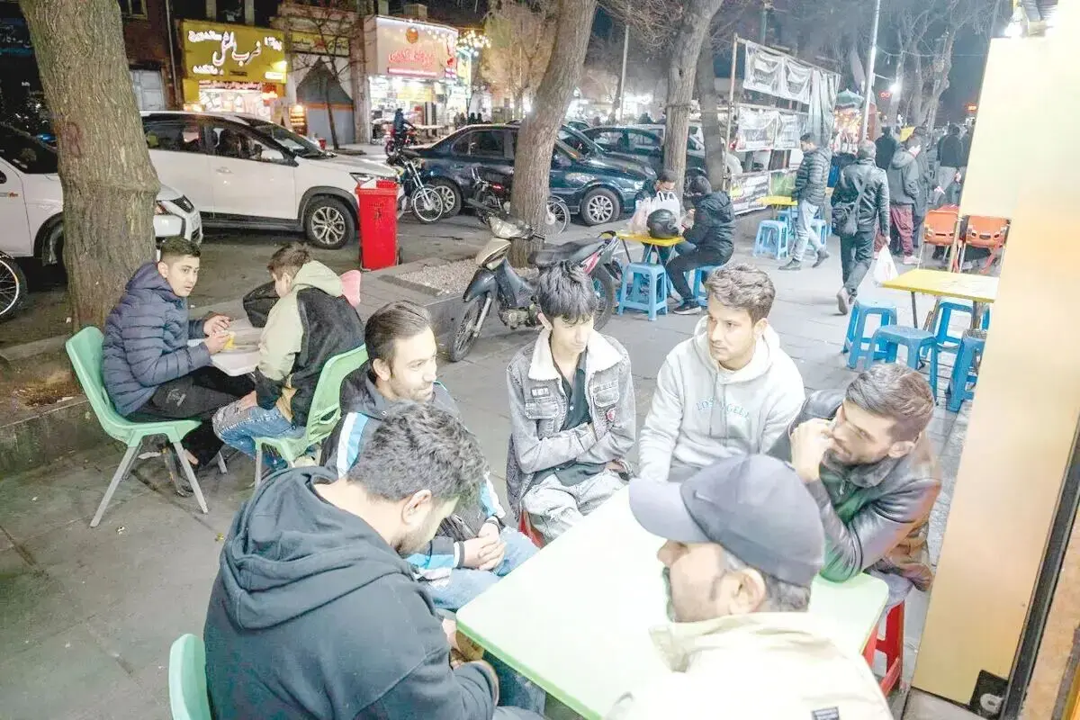 چرا پرسه‌زدن نوجوانان در شهر به مسئله تبدیل می‌شود؟