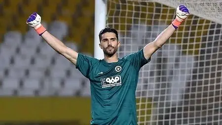 احضار سیدحسین حسینی به کمیته انضباطی بدلیل تماشای بازی استقلال روی نیمکت سپاهان!