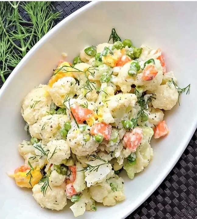 طرز تهیه سالاد گل کلم و سبزیجات، خوشمزه فصل پاییز
