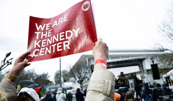 تظاهرات علیه ترامپ | جین فوندا در برابر «استبداد» ترامپ: سکوت را بشکنید