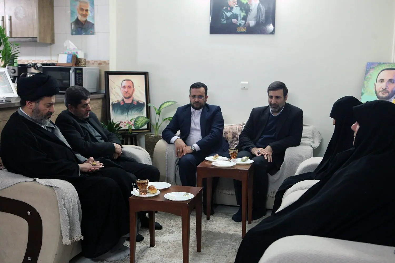 دیدار سخنگوی شورای نگهبان با خانواده سردار شهید «جواد پوررجبی» که خانوادگی ناظر انتخابات بودند