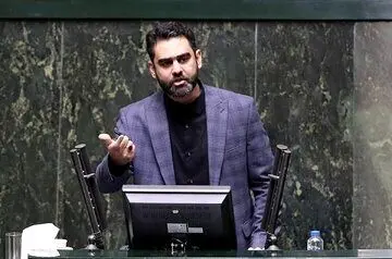 رجزخوانی امیرحسین ثابتی برای مخالفان اش: باهر درصدی که به مجلس آمده باشم وزیر را پایین کشیدم!