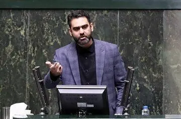 رجزخوانی امیرحسین ثابتی برای مخالفان اش: باهر درصدی که به مجلس آمده باشم وزیر را پایین کشیدم!