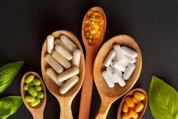 مصرف این ۵ دارو با مولتی‌ویتامین ممنوع شد
