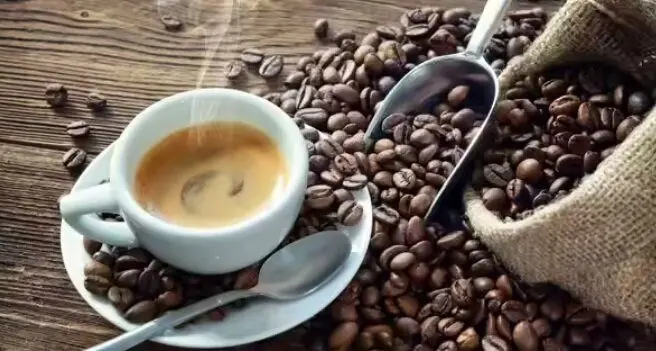 پیشگیری از حمله قلبی و سکته مغزی با نوشیدن قهوه به یک روش خاص!