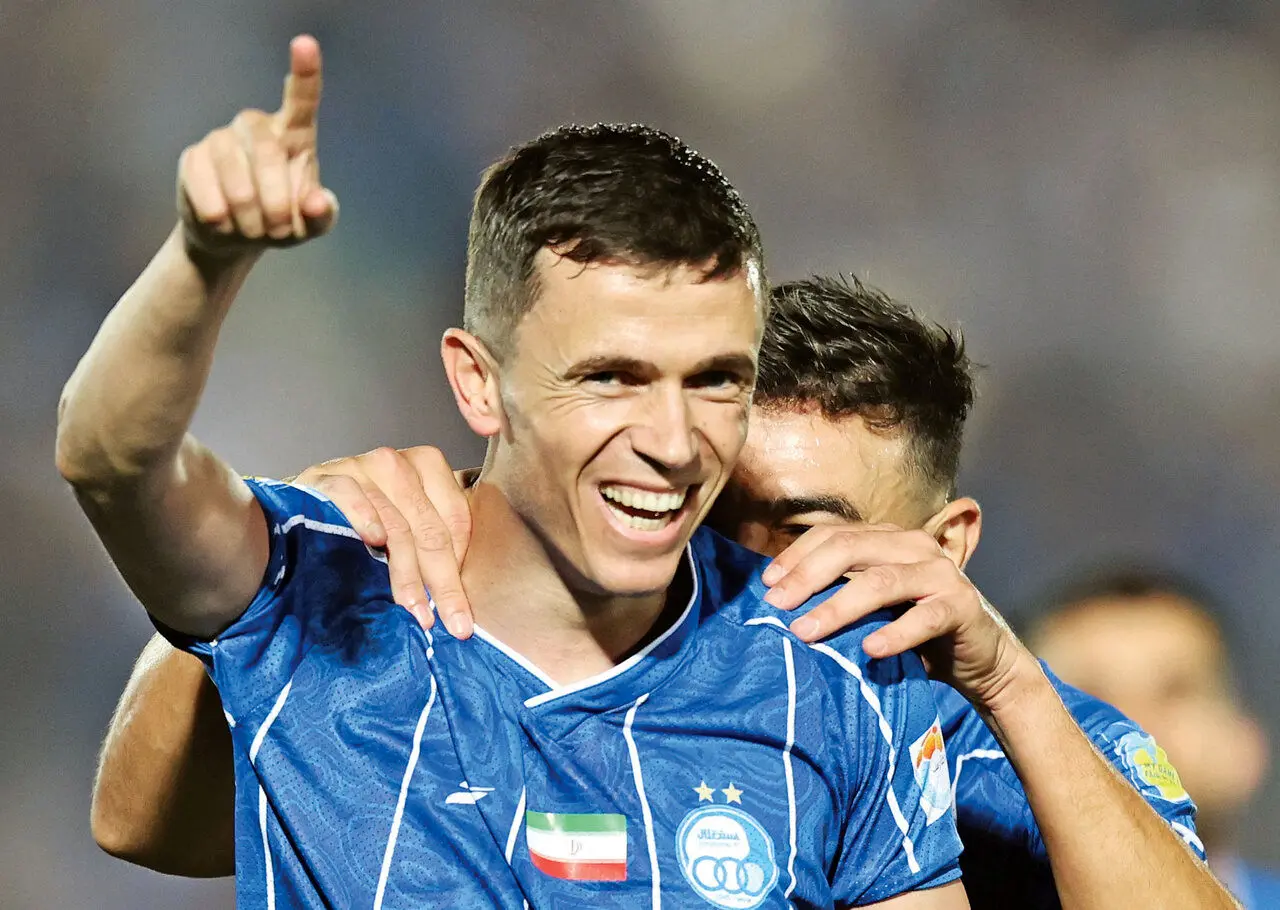 دل یاسر آسانی با بازیکن استقلال صاف نشد!