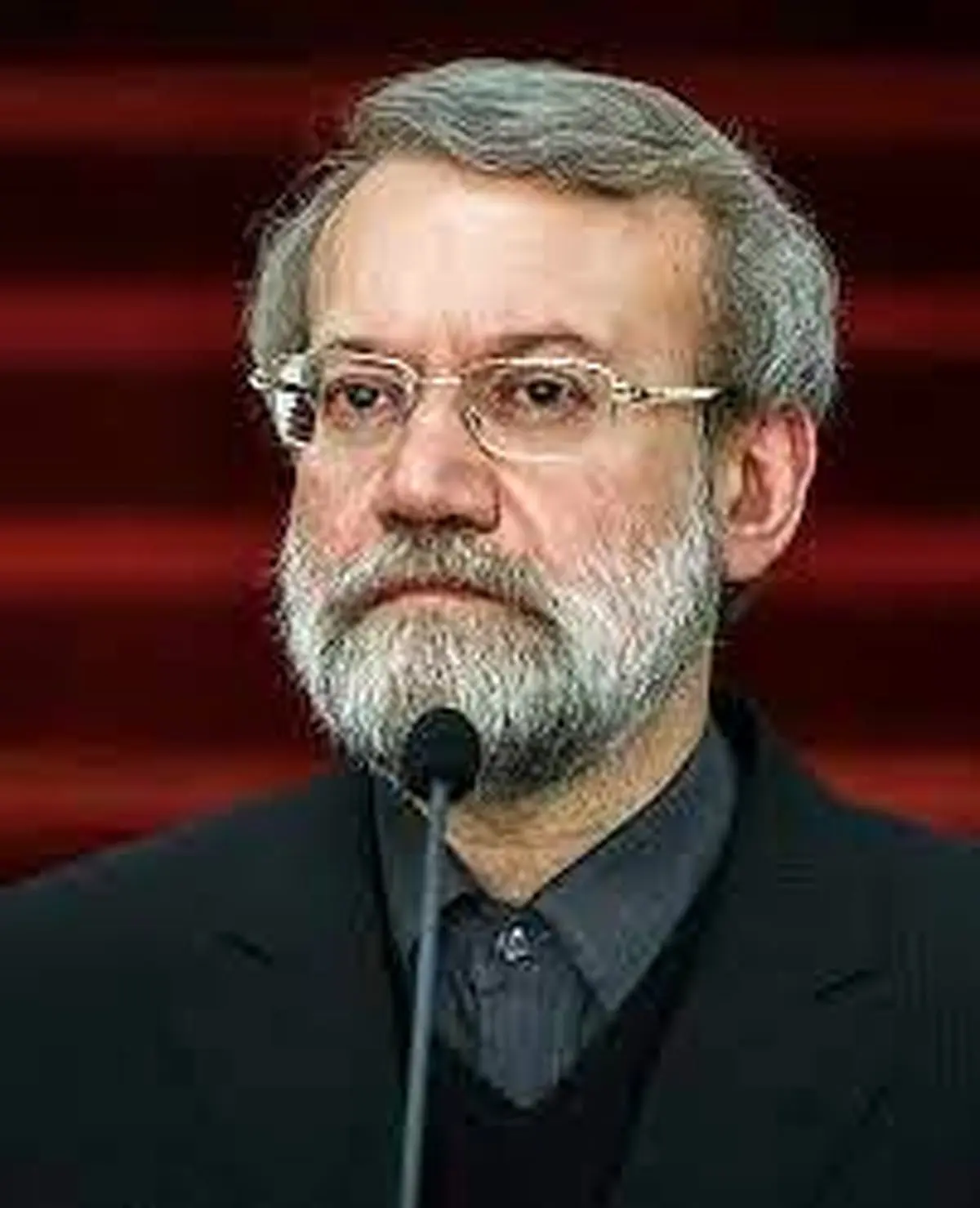 علی لاریجانی: در حال بررسی پیام واشنگتن برای آغاز مذاکرات هستیم