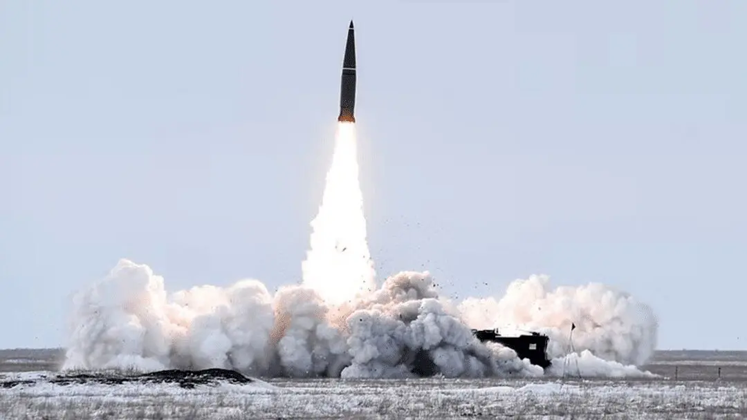 این لانچرهای موشکی از دور شبیه جرثقیل هستند | ابتکاری برای فریب