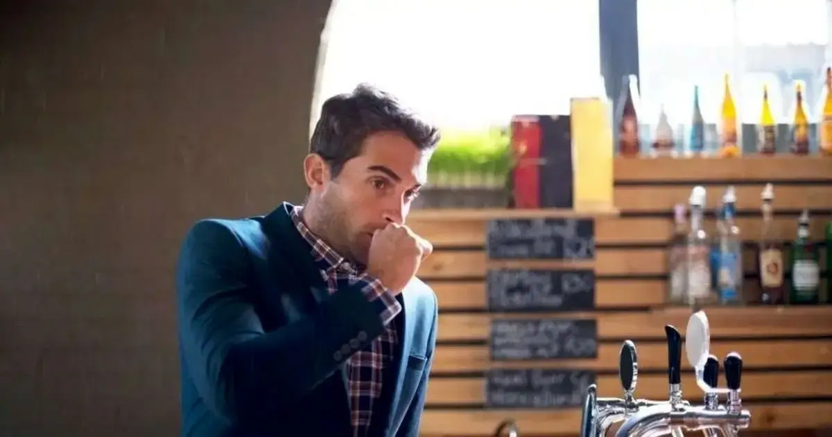 ۸ هشدار سکسکه که نباید نادیده بگیرید | هشدار جدی برای سلامتی بدن
