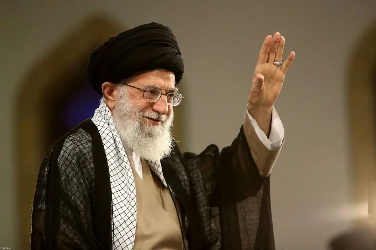 روایت تازه از شهادت آیت الله خامنه‌ای: در بیت رهبری بودیم که حمله شد