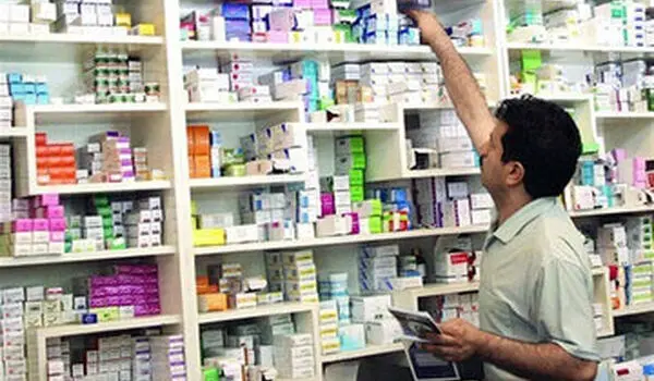 داروهای کمیاب به جای داروخانه در دست دلالان