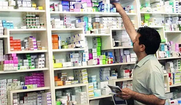 داروهای کمیاب به جای داروخانه در دست دلالان