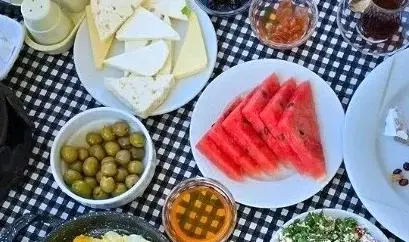 در بهار چه غذا هایی بخوریم | غذا های مفید در فصل بهار