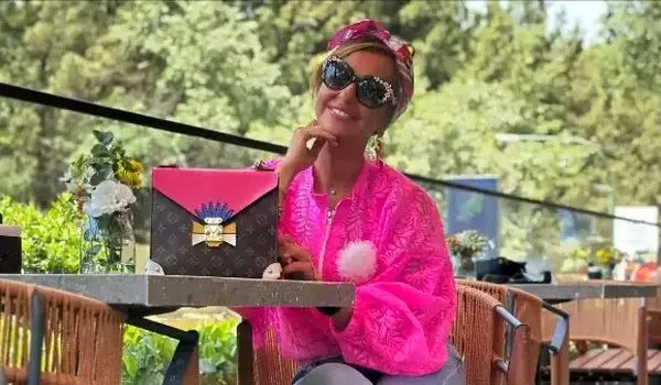 نفیسه روشن با این قاب خوش آب‌ورنگ آفتابی شد
