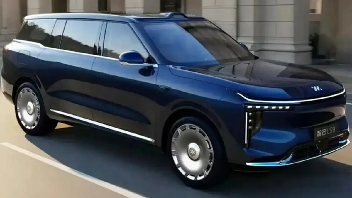 خودروی چینی با پارک خرچنگی در راه ایران