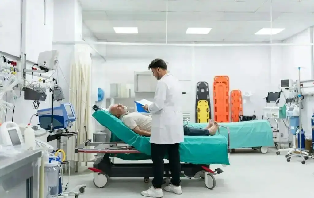 بحران کمبود پرستار در کشور | نیروی پرستاری در ایران نصف استاندارد ملی